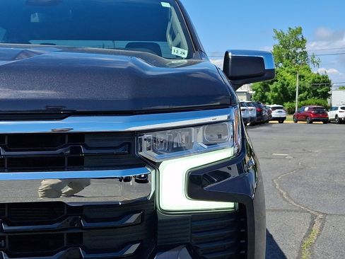 Used 2024 Chevrolet Silverado 1500 LT AWD/4WD image 10