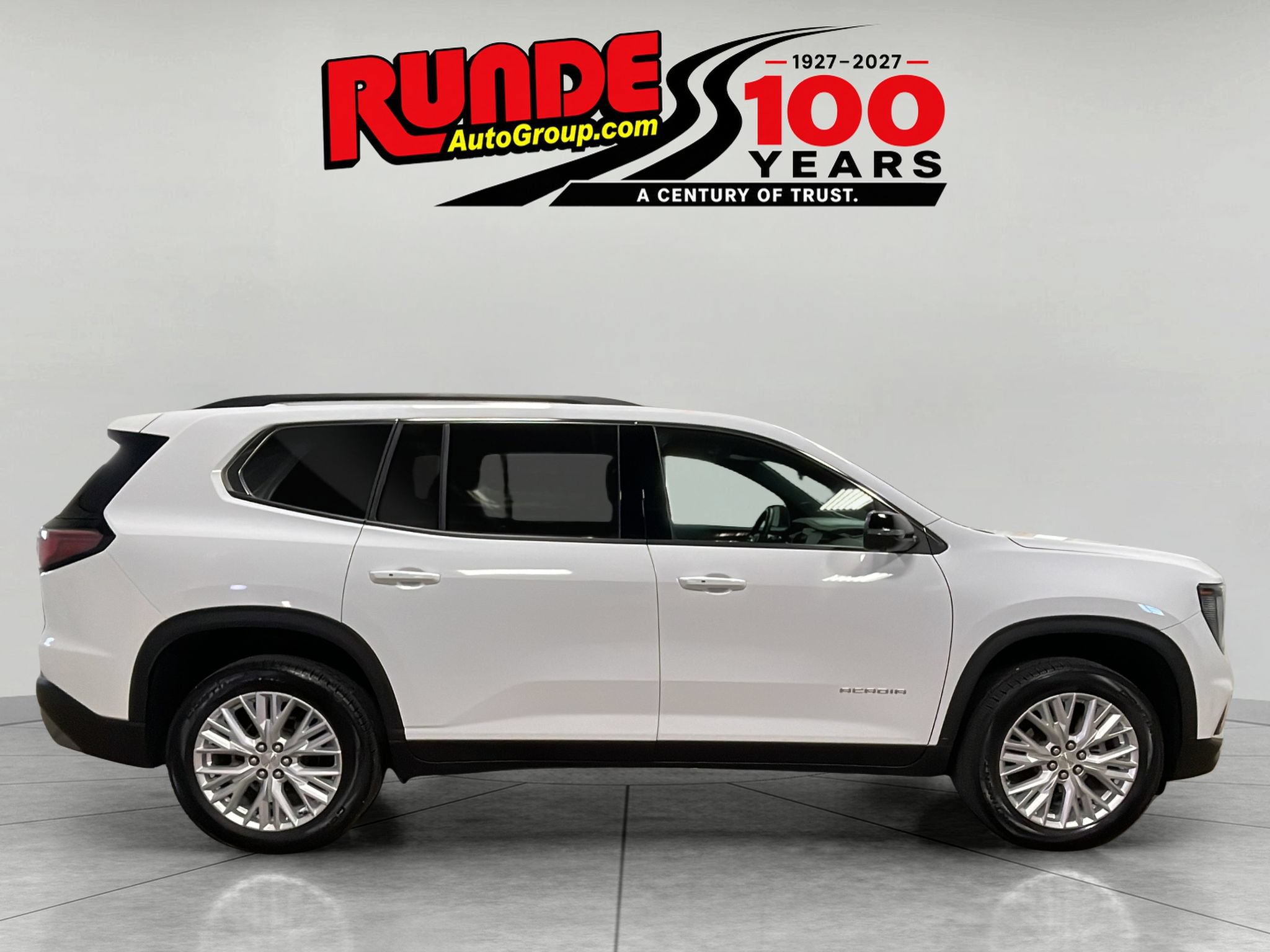 Used 2024 GMC Acadia Elevation w/ Trailering Package AWD/4WD image 6