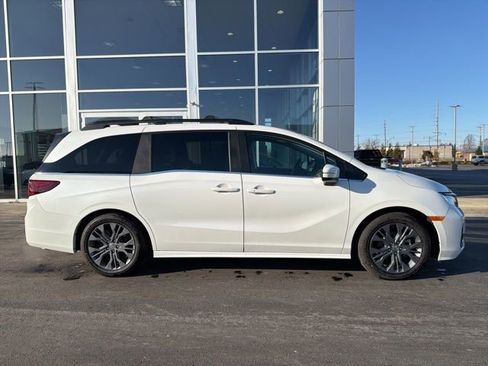 Used 2025 Honda Odyssey Touring image 8