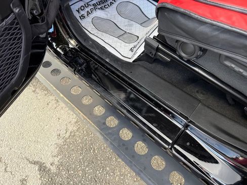 Used 2024 Jeep Wrangler Sport S image 15