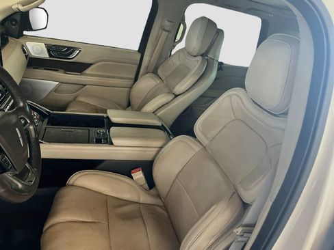 Used 2019 Lincoln Navigator Reserve AWD/4WD image 20