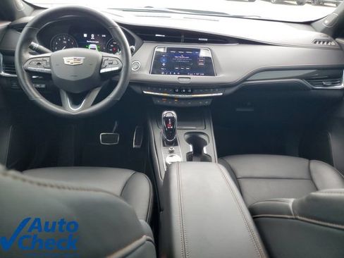 Used 2022 Cadillac XT4 Sport FWD image 16