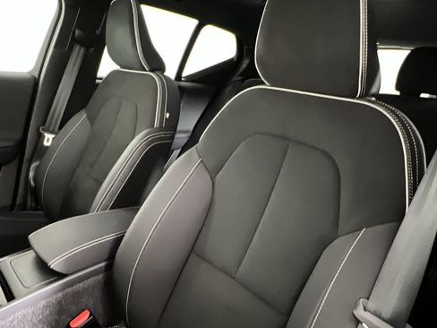 Certified 2025 Volvo XC40 B5 Plus image 16