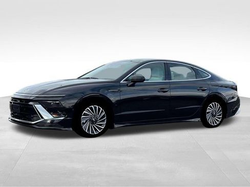 New 2025 Hyundai Sonata Limited image 2
