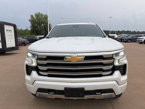 Used 2023 Chevrolet Silverado 1500 High Country w/ High Country Premium Package AWD/4WD image 9