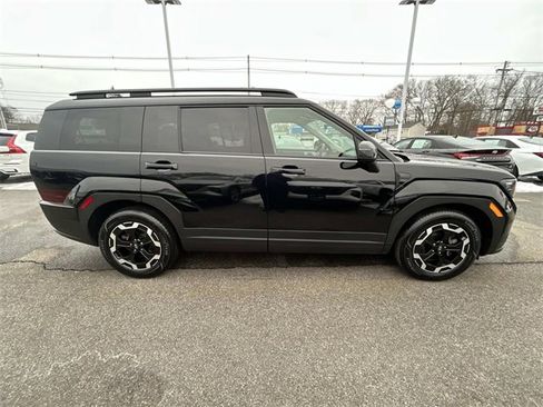 Used 2024 Hyundai Santa Fe SEL image 2