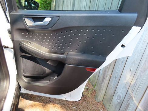 Used 2020 Ford Escape SE FWD image 20