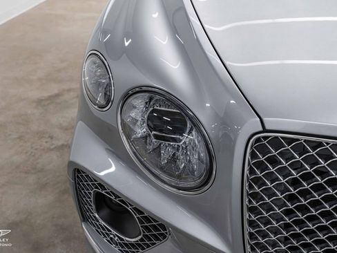 Used 2023 Bentley Bentayga AWD/4WD image 11