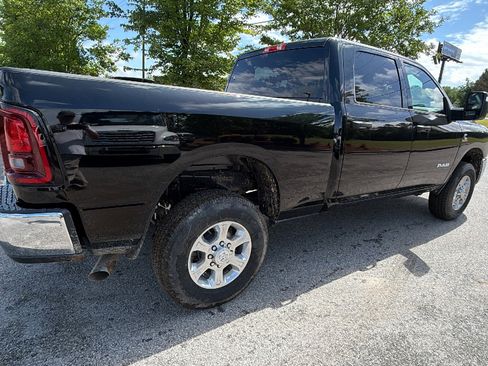 New 2026 RAM 2500 Big Horn AWD/4WD image 8