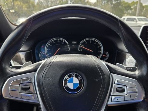 Used 2016 BMW 750i xDrive image 23