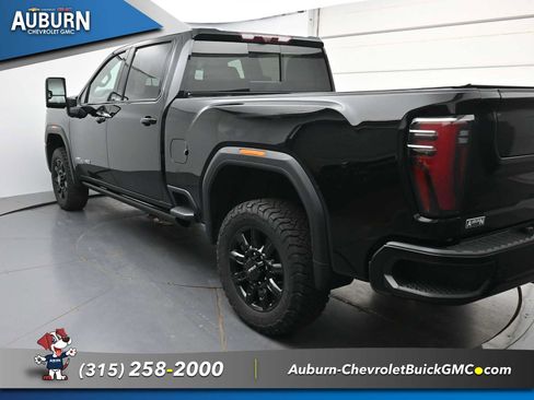 Used 2024 GMC Sierra 2500 AT4 w/ AT4 Premium Plus Package AWD/4WD image 16