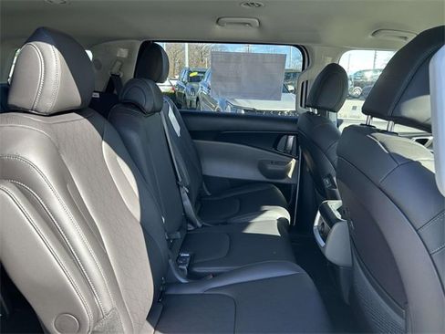 New 2026 Kia Carnival LXS image 22
