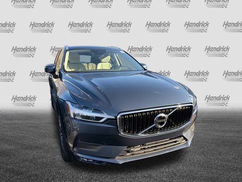 Used 2021 Volvo XC60 T5 Momentum w/ Premium Package image 3