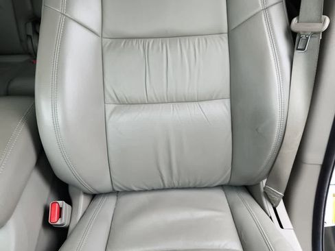 Used 2011 Jeep Grand Cherokee Laredo AWD/4WD image 14