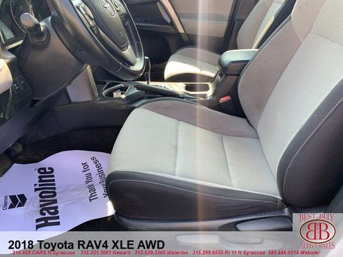 Used 2018 Toyota RAV4 XLE image 10