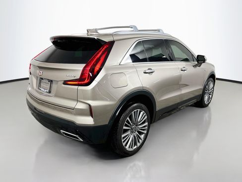 Used 2024 Cadillac XT4 Premium Luxury w/ Technology Package FWD image 4