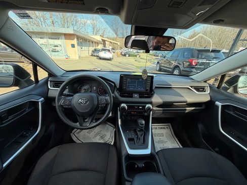 Used 2019 Toyota RAV4 LE w/ All Weather Liner Package image 21