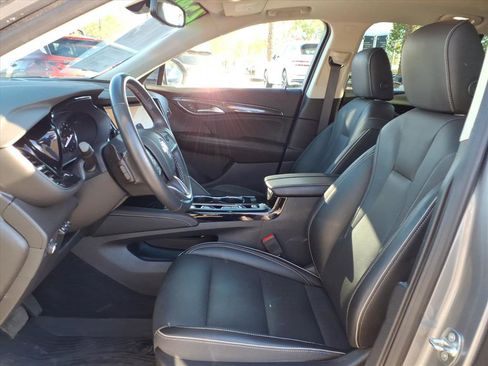 Used 2022 Buick Envision Essence w/ Technology Package I image 19