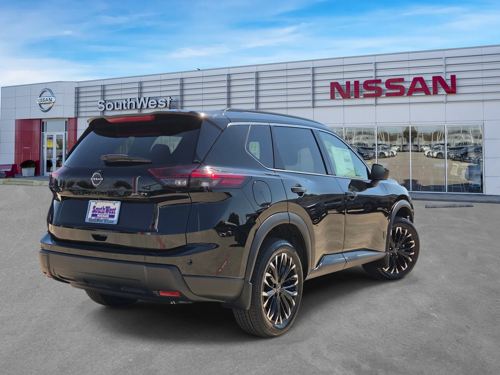 New 2026 Nissan Rogue Dark Armor FWD image 5