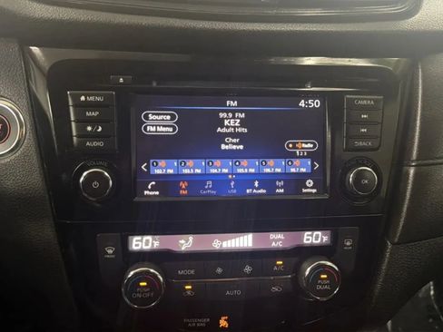 Used 2019 Nissan Rogue SV w/ Premium Package FWD image 14