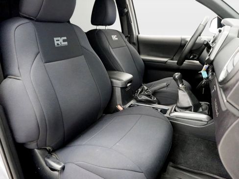 Used 2018 Toyota Tacoma TRD Sport AWD/4WD image 24