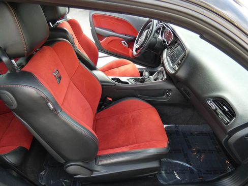 Used 2017 Dodge Challenger R/T Scat Pack w/ Dynamics Package image 28