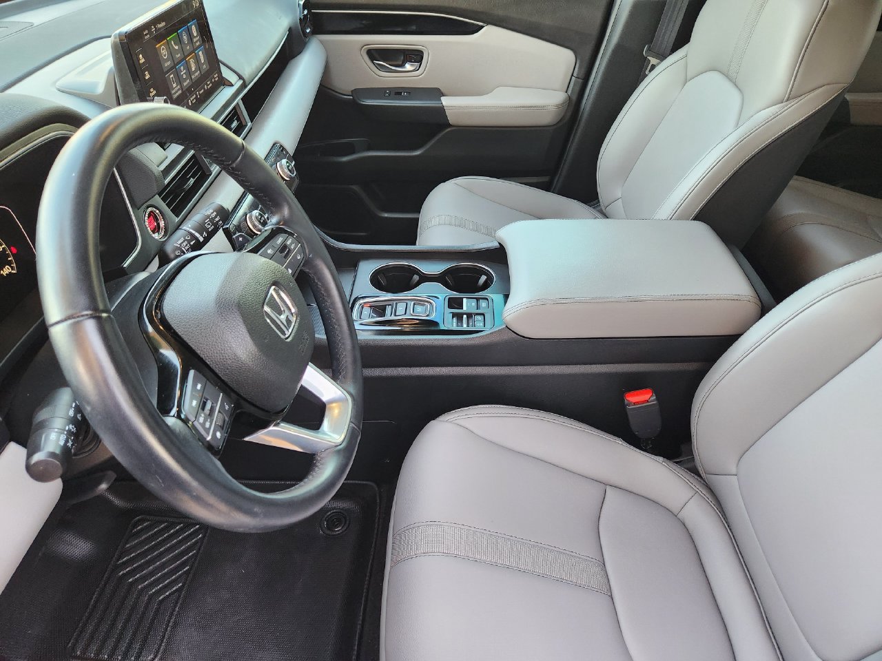Used 2025 Honda Pilot EX-L image 12