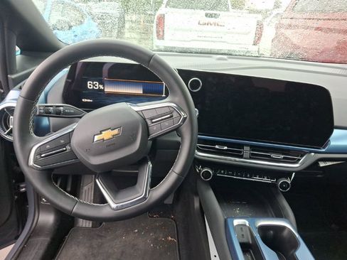 Used 2026 Chevrolet Equinox EV LT image 10