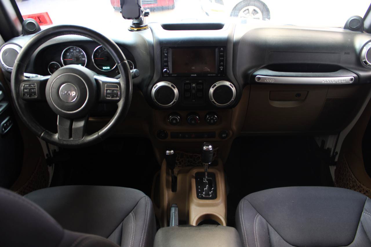 Used 2013 Jeep Wrangler Unlimited Sahara w/ Connectivity Group AWD/4WD image 34