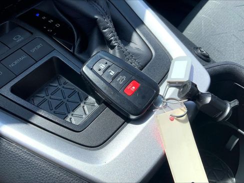 Used 2024 Toyota RAV4 XLE w/ Convenience Package FWD image 15