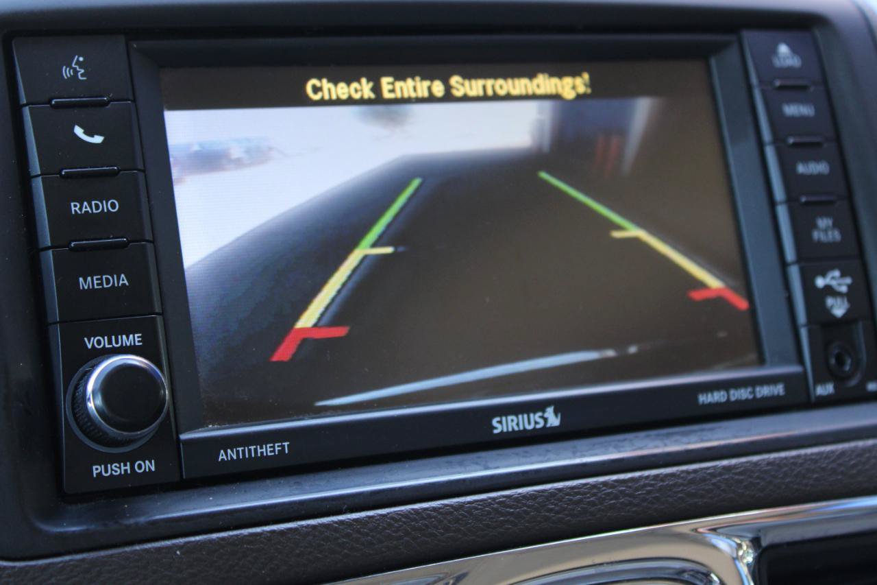 Used 2015 Chrysler Town & Country Touring-L w/ Driver Convenience Group FWD image 30