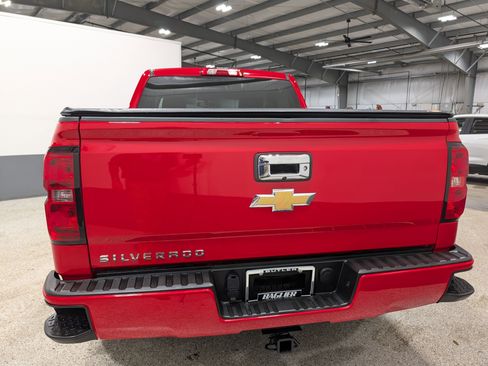 Used 2018 Chevrolet Silverado 1500 Custom w/ Custom Convenience Package image 4
