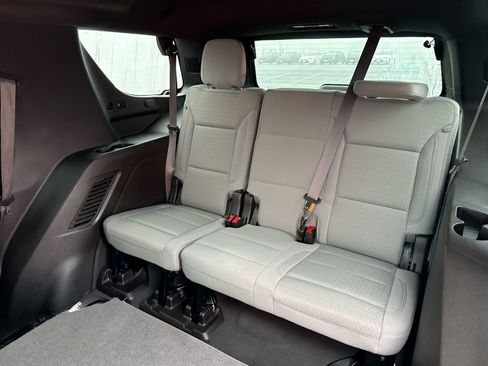 Used 2024 GMC Yukon SLE w/ Gmc Pro Safety Plus Package image 24