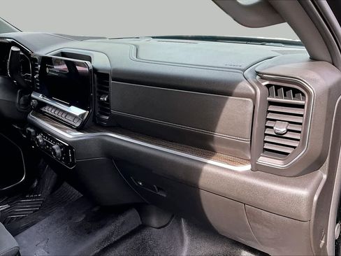 Used 2024 Chevrolet Silverado 1500 RST w/ Z71 Off-Road Package AWD/4WD image 17
