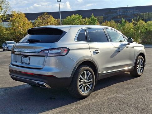 Used 2022 Lincoln Nautilus Reserve image 7