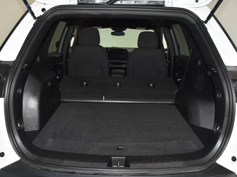 Used 2025 Chevrolet Equinox LT FWD image 24