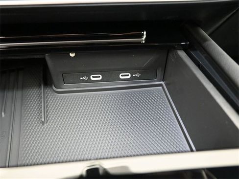 New 2026 Volkswagen Atlas Cross Sport SEL Premium R-Line image 4