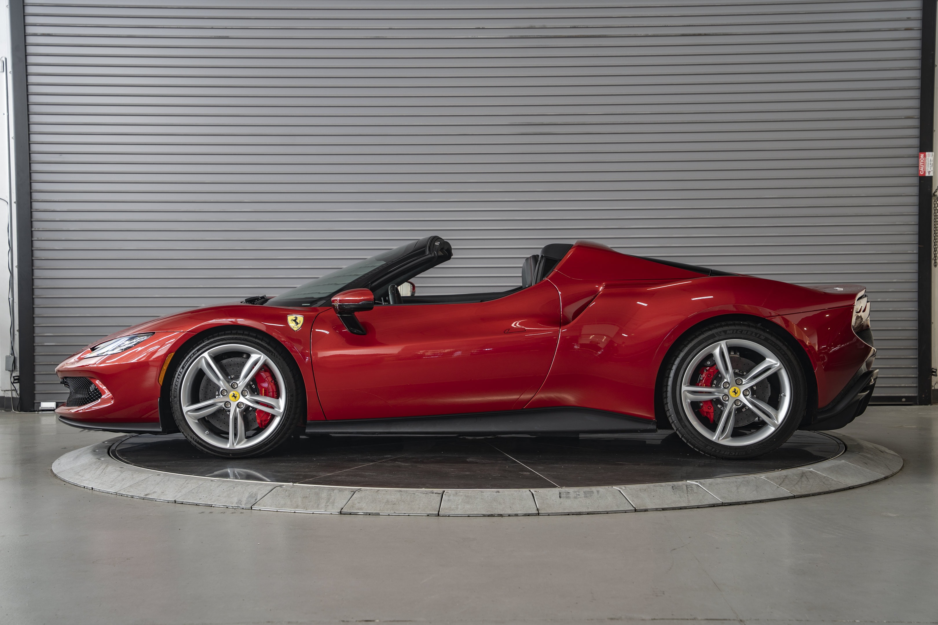Used 2025 Ferrari 296 GTS RWD image 2
