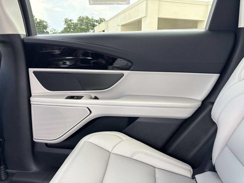 New 2026 Lincoln Nautilus Premier AWD/4WD image 15