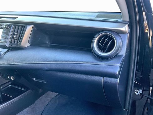 Used 2015 Toyota RAV4 Limited image 15