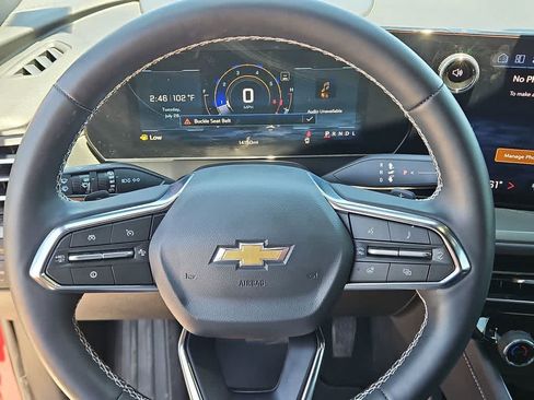 Used 2026 Chevrolet Traverse LT w/ Driver Confidence Package FWD image 19