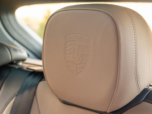 Certified 2025 Porsche Cayenne image 34