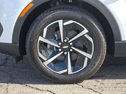 New 2026 Chevrolet Equinox EV LT image 25