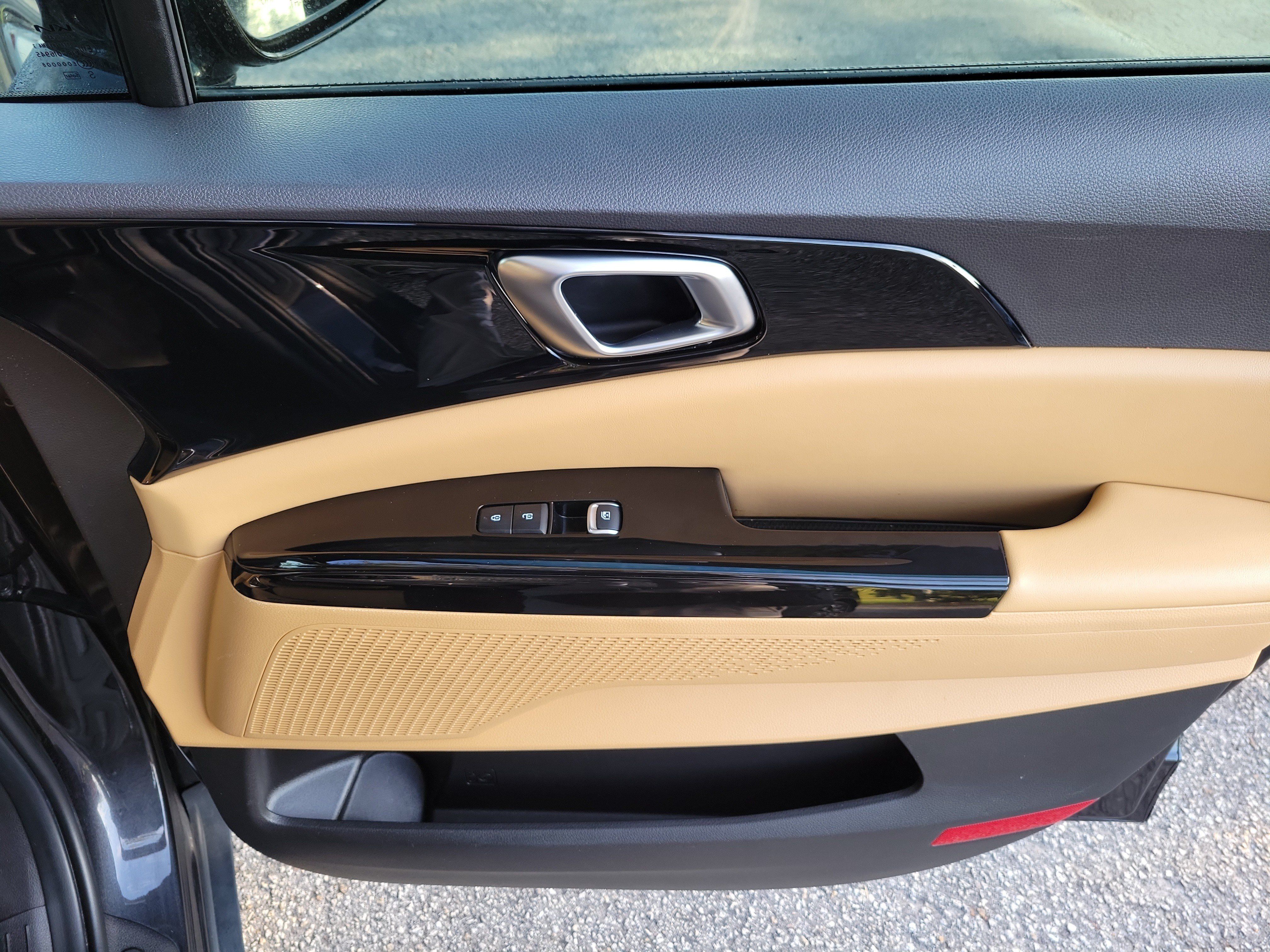 Certified 2023 Kia Carnival EX FWD image 10