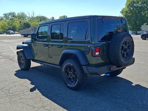 Used 2023 Jeep Wrangler Unlimited w/ Sun & Screen Package AWD/4WD image 7