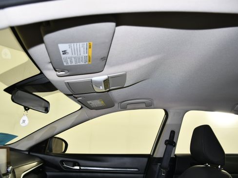 Used 2024 Nissan Altima 2.5 SV FWD image 37