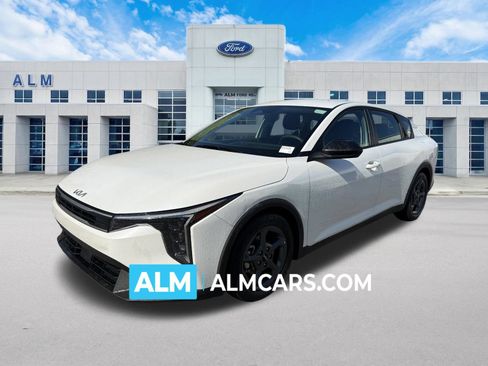 Used 2025 Kia K4 FWD image 1