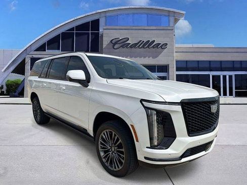Used 2025 Cadillac Escalade ESV Sport Platinum AWD/4WD image 3