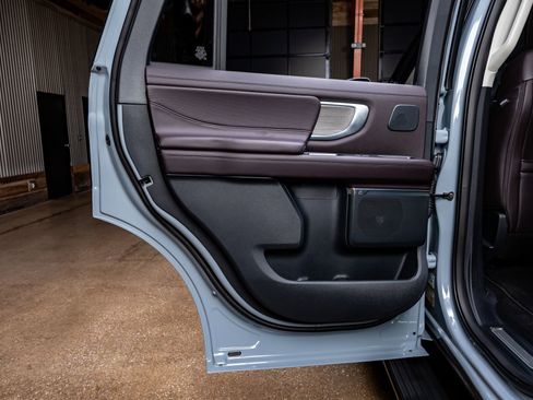 Used 2025 Ford Expedition Platinum w/ Platinum Ultimate Package image 38