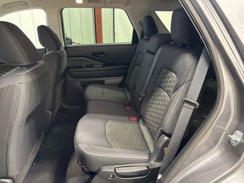 Used 2024 Nissan Pathfinder S AWD/4WD image 16